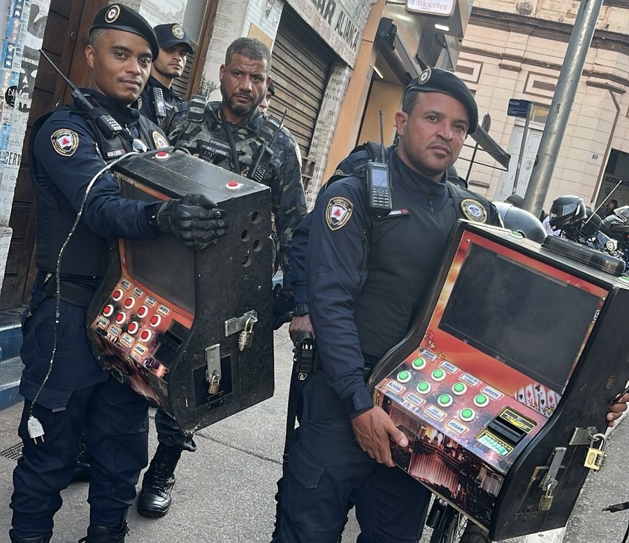 a6026538-7b86-40e6-9e44-50b0f6ed2a6e